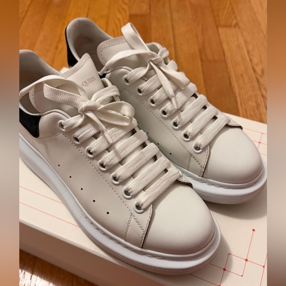 Alexander McQueen Shoes - Alexander McQueen White and Black Women's Sneakers
